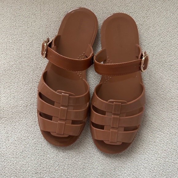 NWOT Tuckernuck Cognac Riley Jelly Sandals - Picture 5 of 7